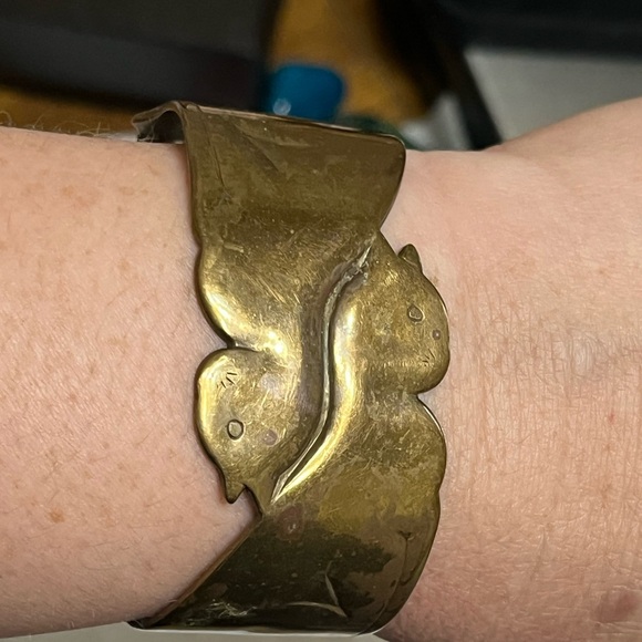Back To Back Vintage Cat Cuff Bracelet - Picture 8 of 13
